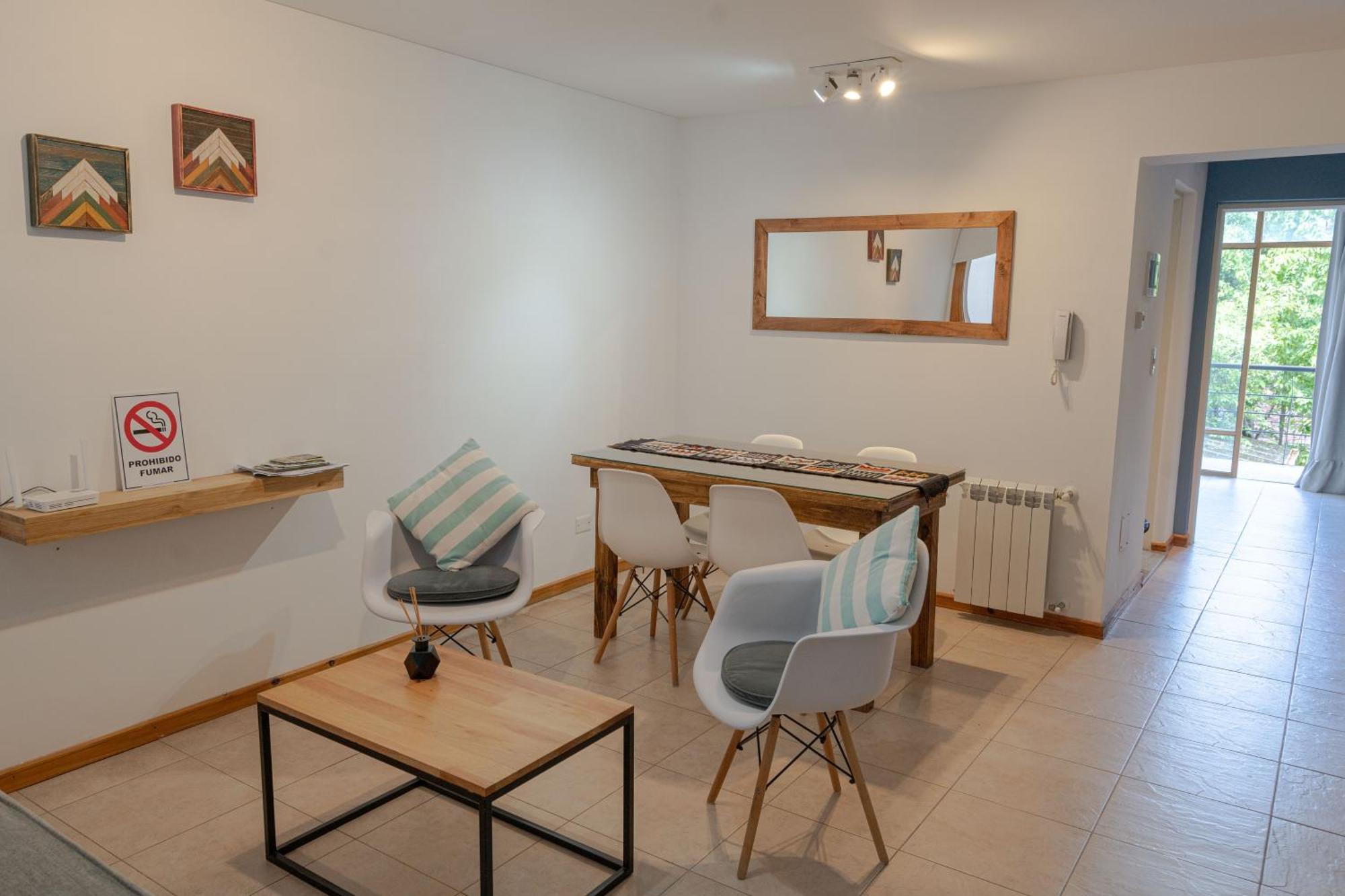 Moderno Departamento Centrico En San Martin De Los Andes - Habitatsma Eksteriør billede